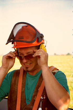I with the safety gear for the trimmer